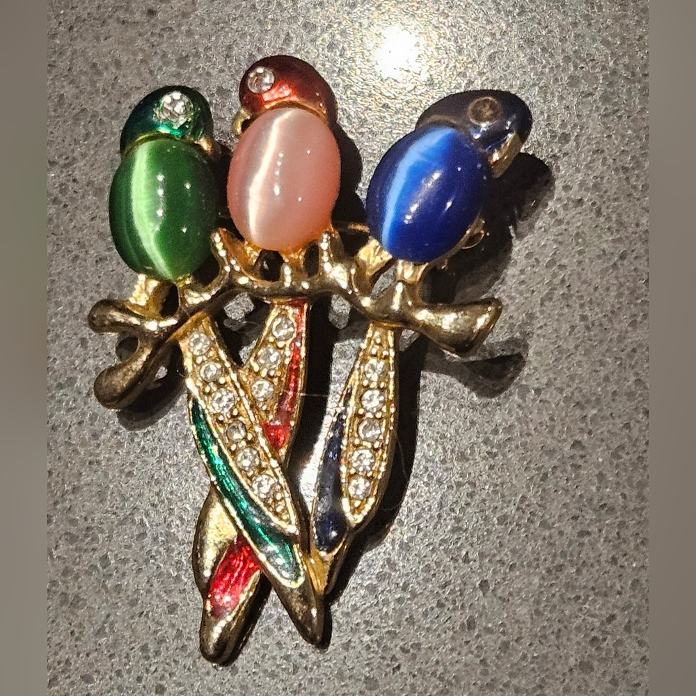Vintage Jelly Belly Parrot Trio Brooch